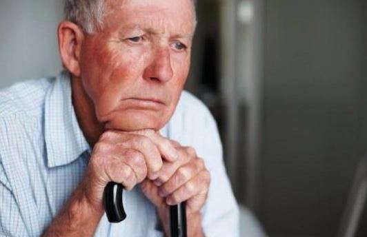 Người lớn tuổi bị ảnh hưởng của tuổi gây ra suy giảm các chức năng của não cũng là đối tượng quan trọng