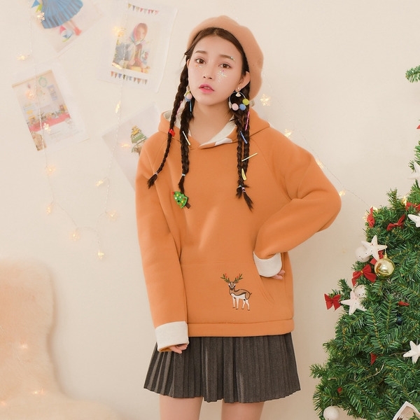 Top 14 shop bán áo hoodie nữ đẹp nhất TPHCM - sakurafashion.vn